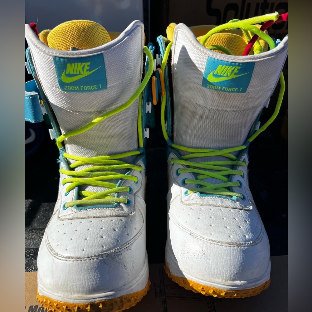 Nike Zoom Force 1 snowboard boots. RARE!